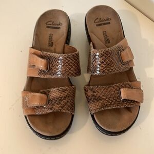 Clark’s Animal Print Slide On Patent Leather Sandals With Adjustable Straps 6